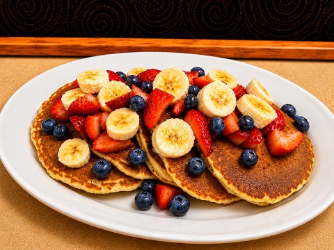 Hot Cakes w/ Fresh Fruit
